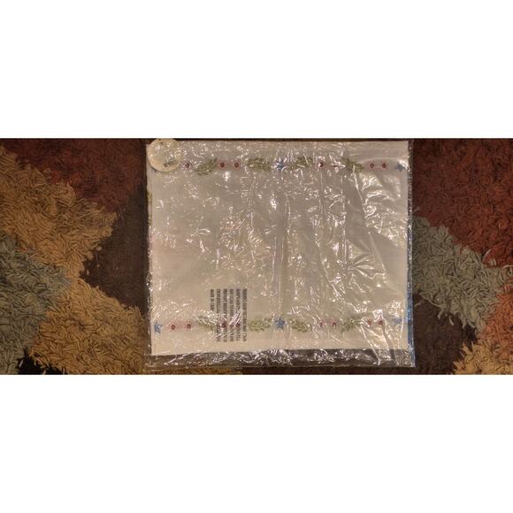 Retired Patience Brewster 08-30799 Embroidered Elephant Table Runner RARE NWT - Picture 4 of 8